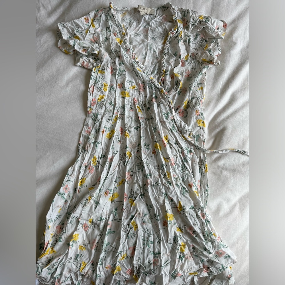 Loft summer sun wrap dress, tie waist, floral pattern